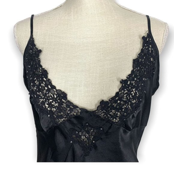 Ivy and Annabelle Black Peekaboo Pleat Full Length Negligee Medium - Picture 2 of 12